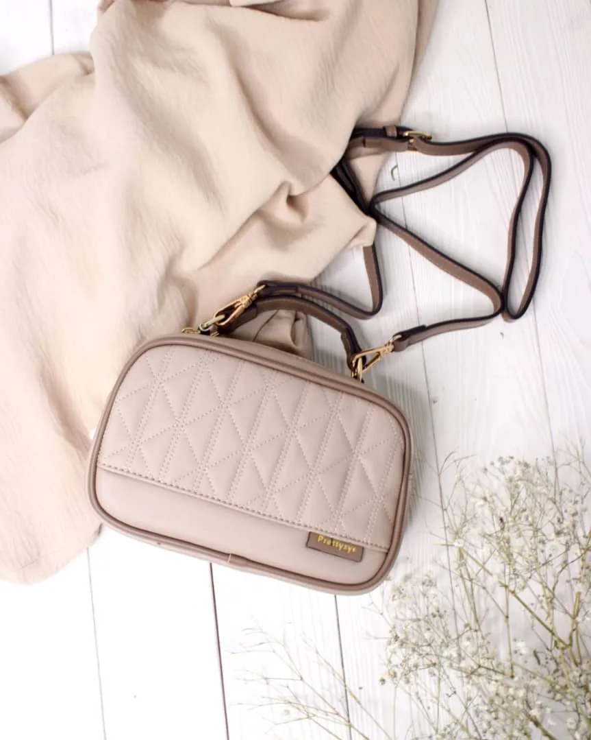 کیف پاسپورتی دوشی فندا | کیف زنانه سایز متوسط