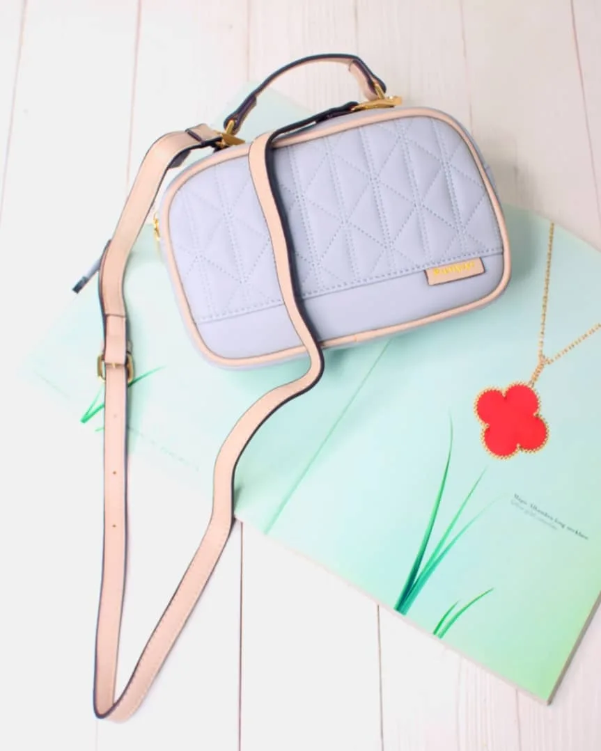 کیف پاسپورتی دوشی فندا | کیف زنانه سایز متوسط