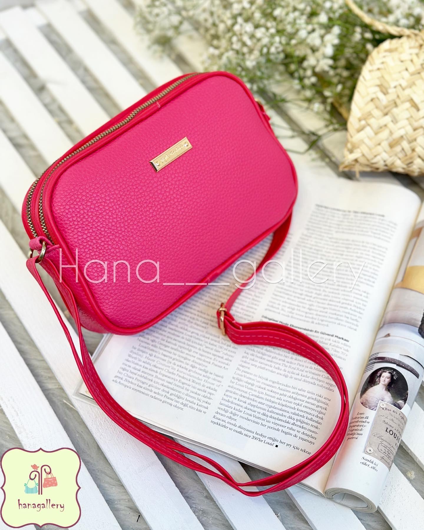 کیف پاسپورتی دوشی زنانه کیف پاسپورتی دوشی زنانه