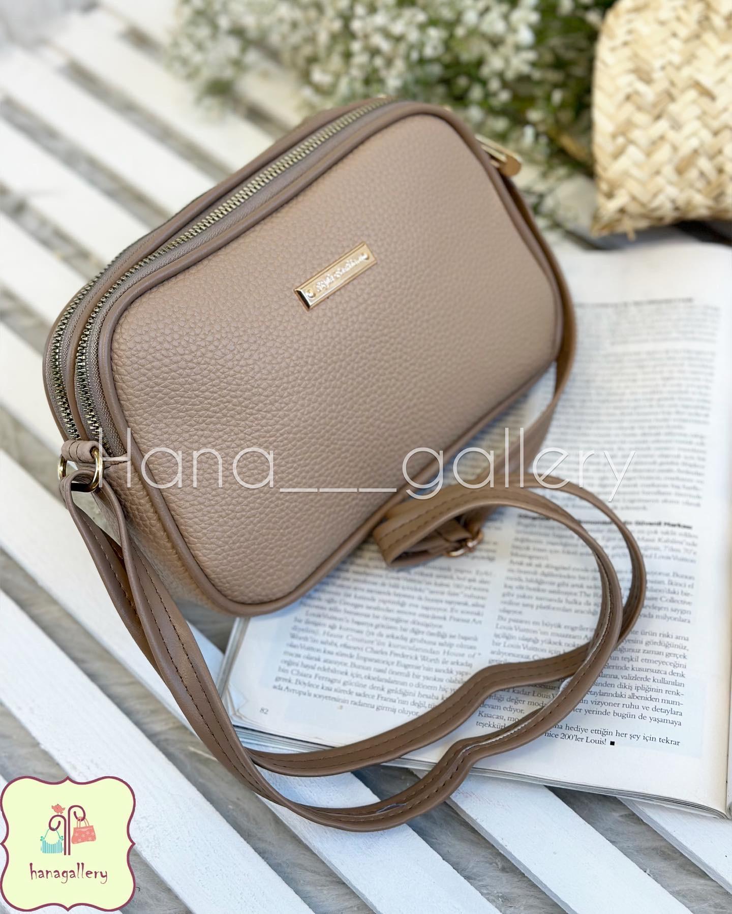 کیف پاسپورتی دوشی زنانه کیف پاسپورتی دوشی زنانه