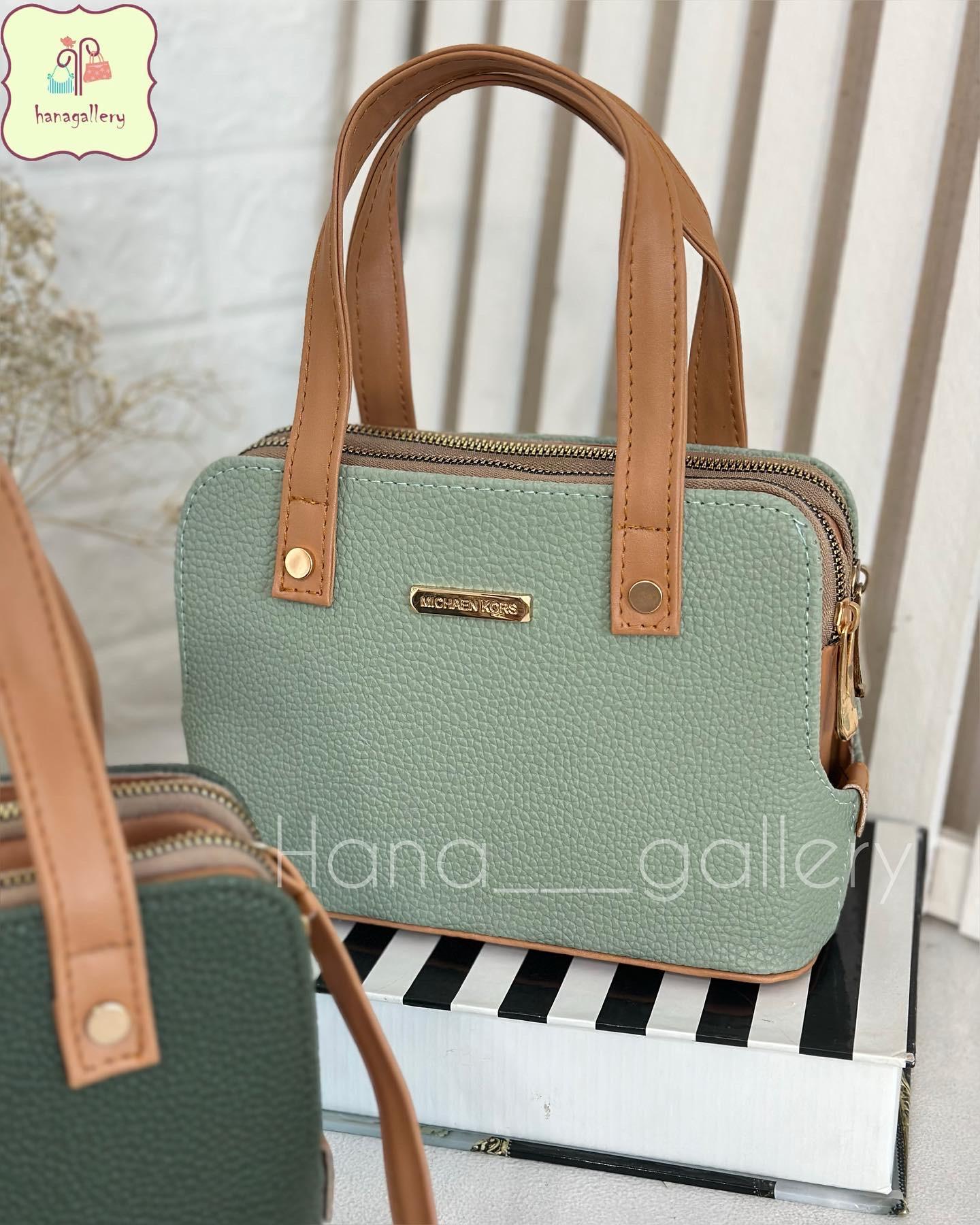 1BD8FA00-79C4-4BB4-80B3-9F99B24A8AD3