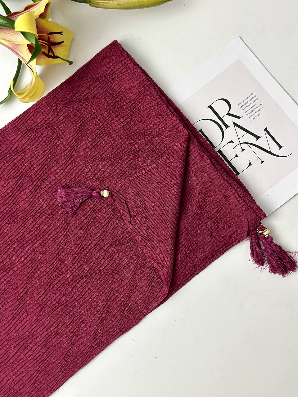 شال نخی پلیسه زرشکی شال نخی پلیسه زرشکی