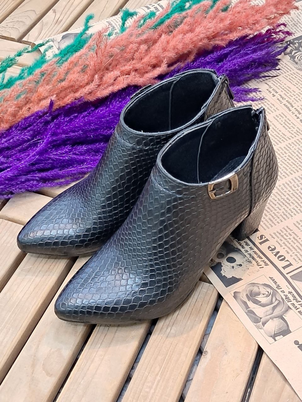 مدل کفش نیم بوت دخترانه شیک