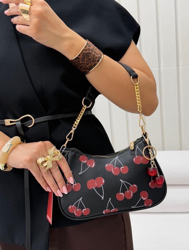 کیف زنانه چرمی بهمراه چارم بگ گیلاس گیسیا